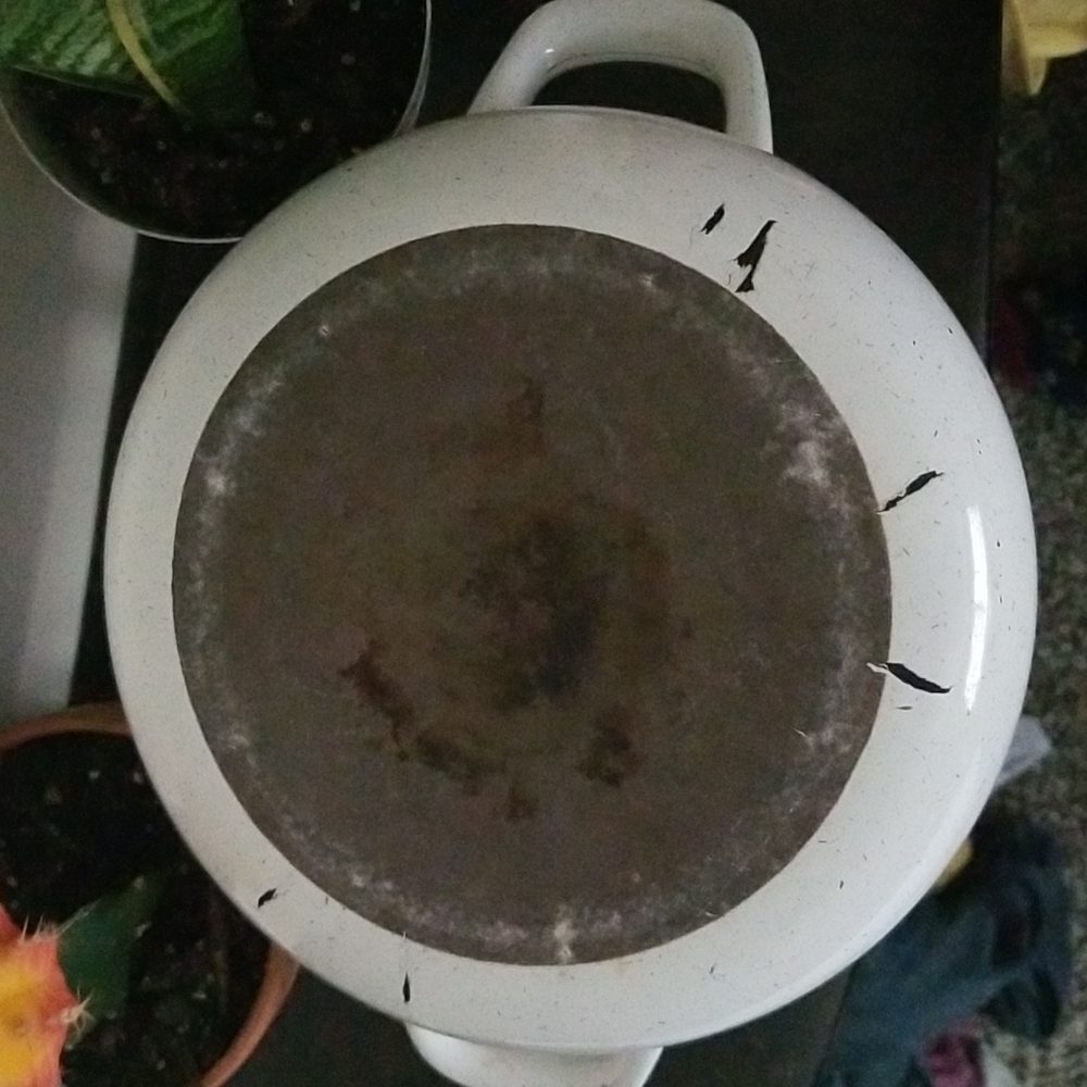 Vintage 70s Enamel Soup Pot - Picture 4 of 7